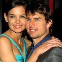 Melahirkan, Katie Holmes Dilarang Teriak!